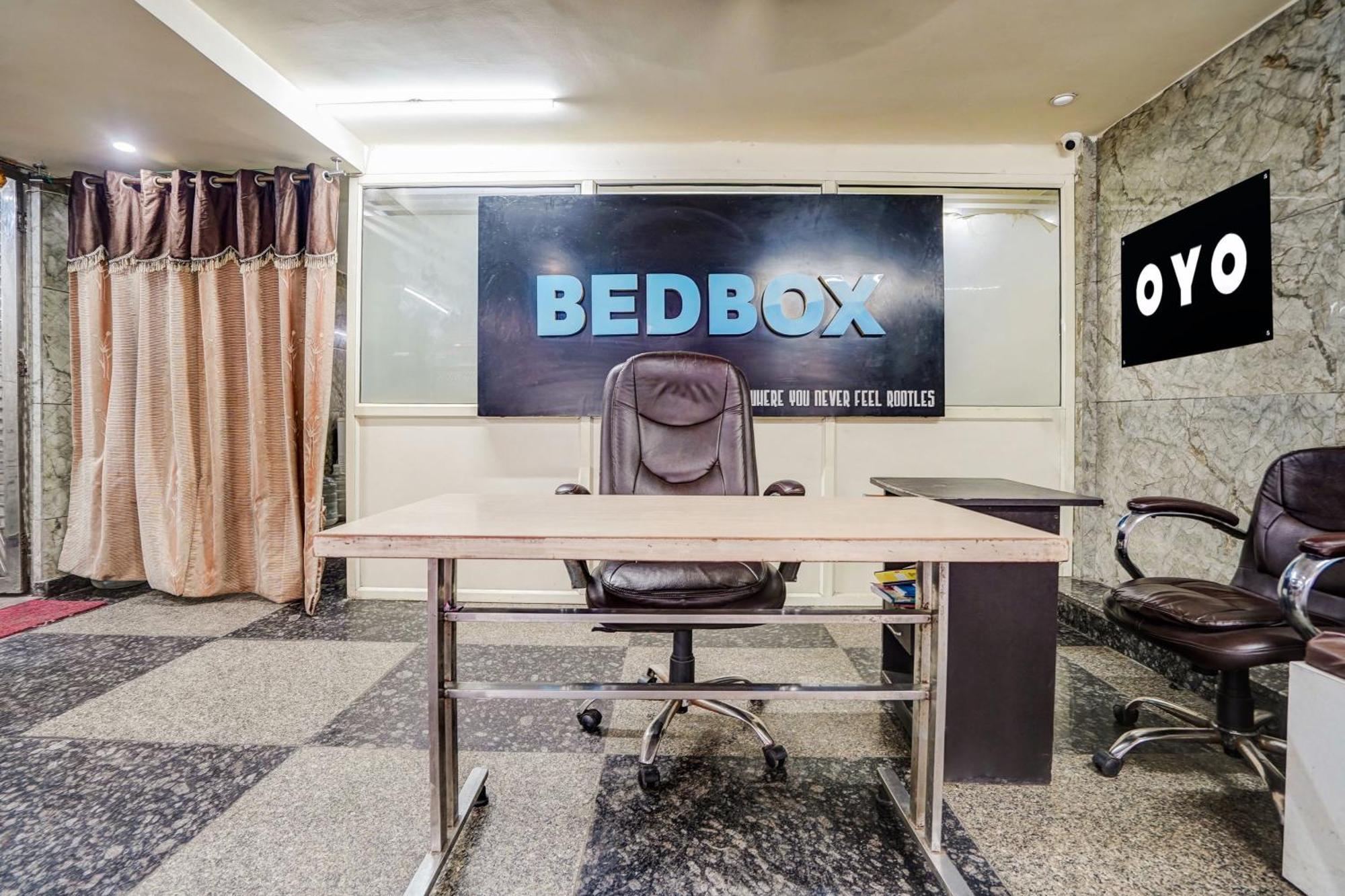 O The Bed Box 3*